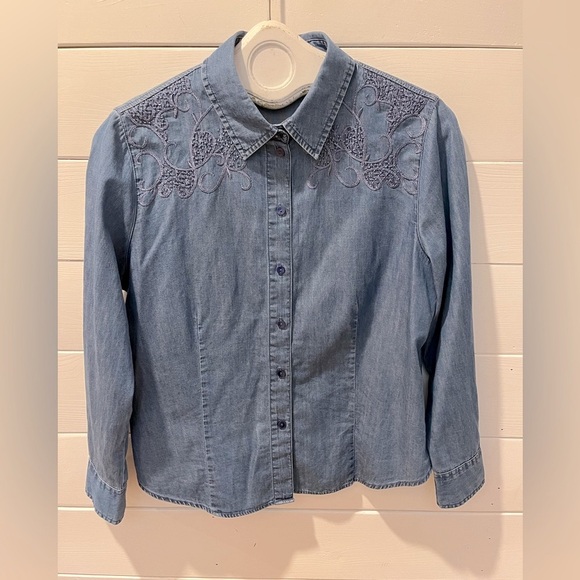 💙 ALIA PETITE Embroidered Denim Shirt – Size 10p - Picture 1 of 9